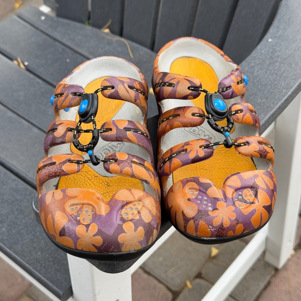 Mion Footwear Current Sandals Purple Orange Floral Water Shoes Womens 7 99150